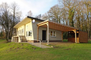 Vereinshaus mit Verkaufsstand